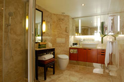 Mandarin Suite Bathroom